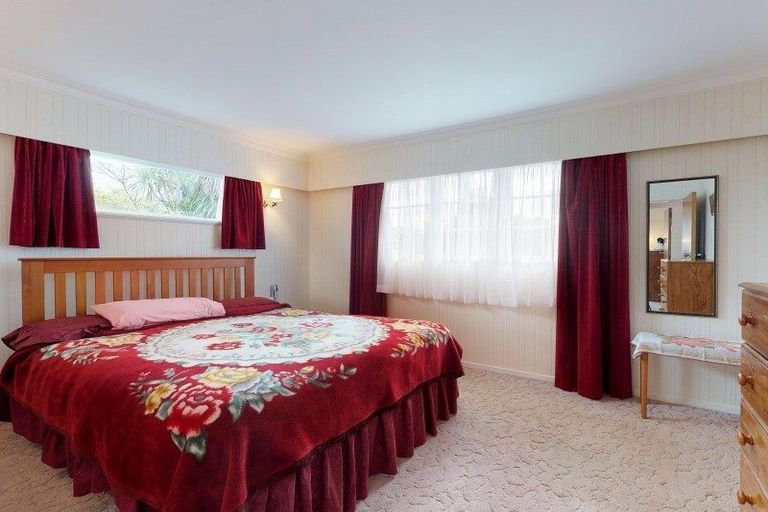 Photo of property in 1 Byrd Street, Levin, 5510