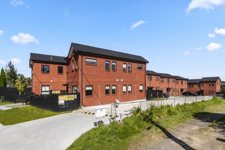 Photo of property in 3/15 Sunhill Road, Sunnyvale, Auckland, 0612