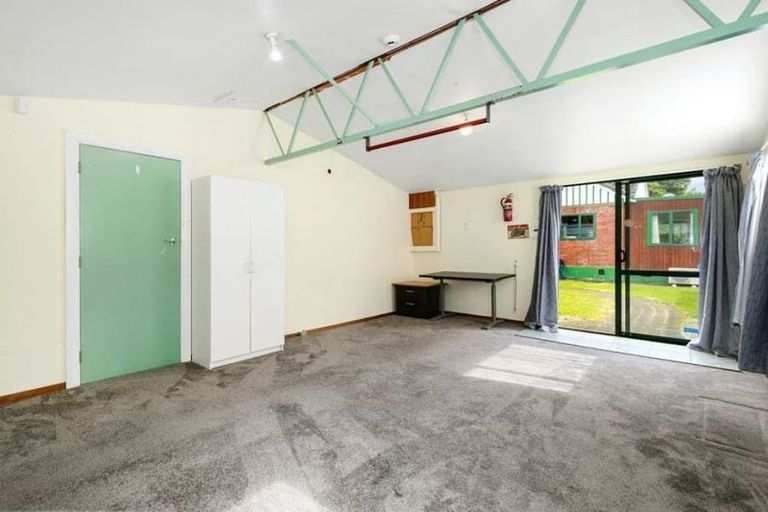 Photo of property in 2 Brook Street, Waiwhetu, Lower Hutt, 5010