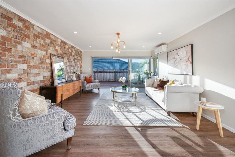 Photo of property in 17 Fleetwood Drive, Henderson, Auckland, 0612