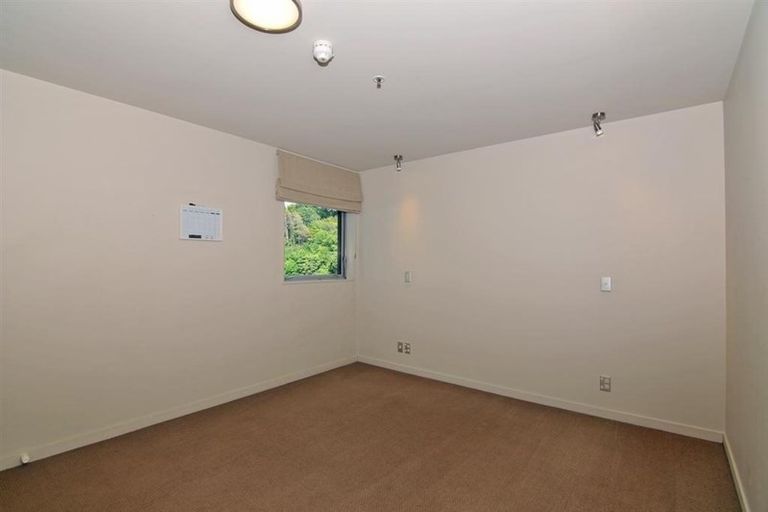 Photo of property in Montreaux Apartments, 5f/164 The Terrace, Wellington Central, Wellington, 6011