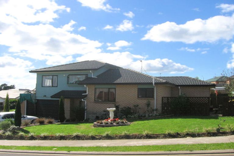 Photo of property in 5 Parkcrest Drive, Henderson, Auckland, 0612