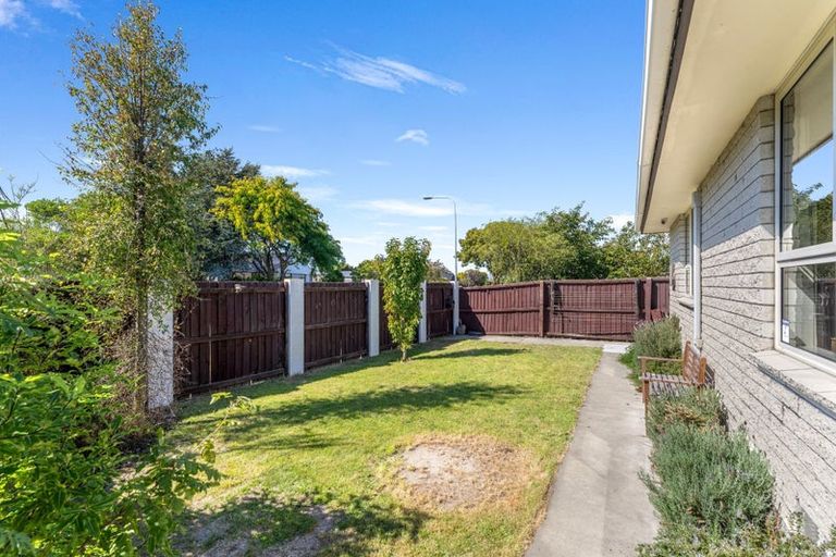 Photo of property in 1/29 Heathglen Avenue, Parklands, Christchurch, 8083