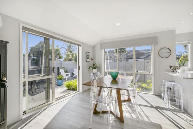 Photo of property in 12 Araroa Place, Papamoa Beach, Papamoa, 3118