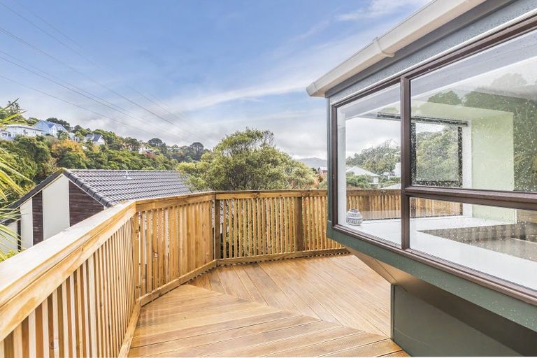 Photo of property in 12 Creswick Terrace, Northland, Wellington, 6012