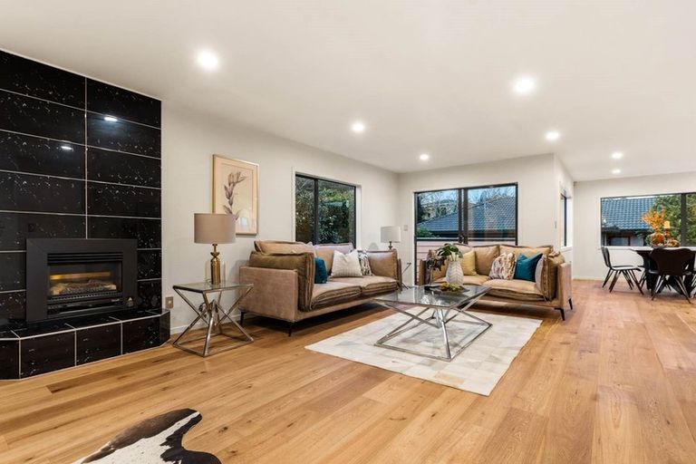 Photo of property in 45a Forrest Hill Road, Milford, Auckland, 0620