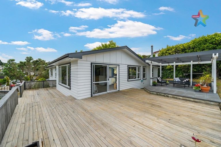 Photo of property in 19 Timaru Grove, Kelson, Lower Hutt, 5010