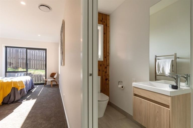 Photo of property in 17 Obelisk Street, Wanaka, 9305