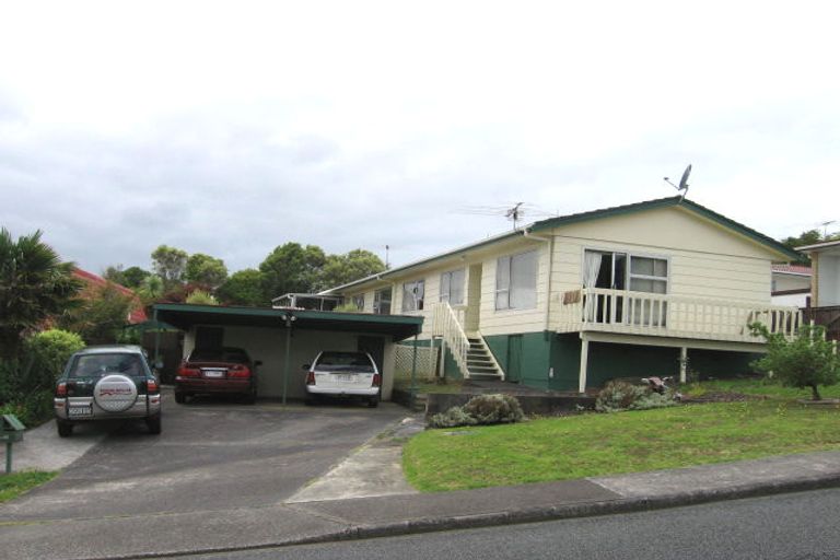 Photo of property in 1/5 Capilano Place, Glenfield, Auckland, 0629