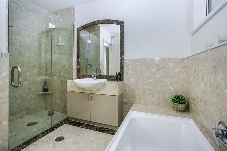 Photo of property in 41c Seaview Avenue, Northcote, Auckland, 0627