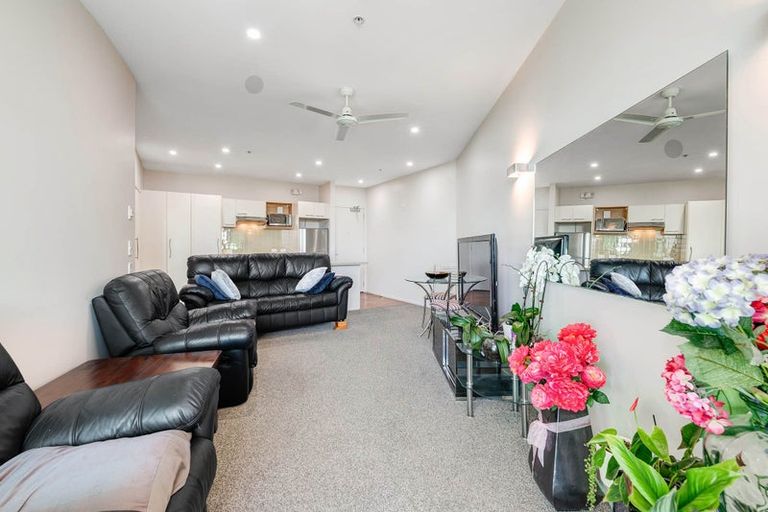 Photo of property in 703/11 Tamariki Avenue, Kelston, Auckland, 0602