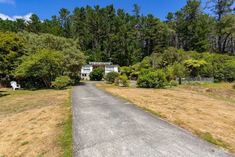 Photo of property in 58 Kamahi Street, Stokes Valley, Lower Hutt, 5019