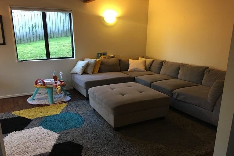 Photo of property in 2/37 Roberts Road, Glenfield, Auckland, 0629