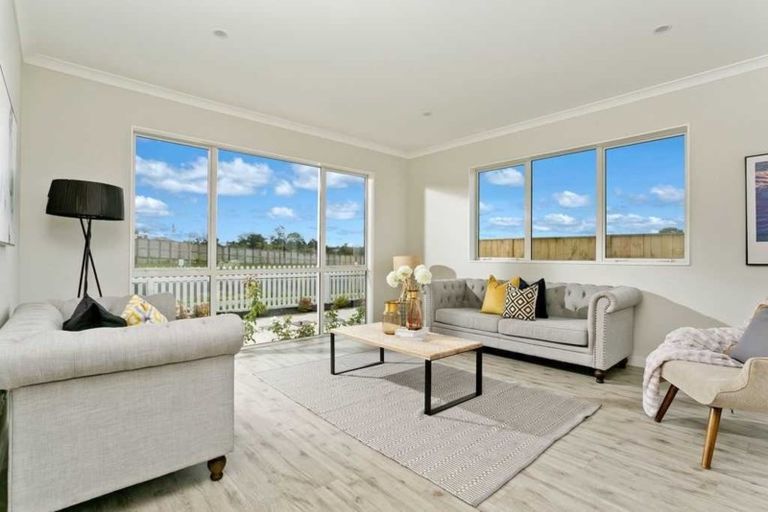 Photo of property in 37 Johns Creek Crescent, Silverdale, 0932