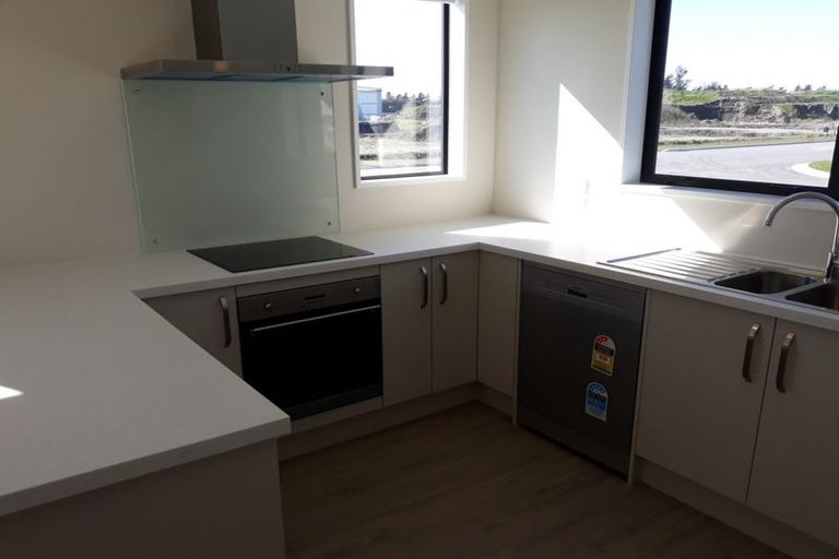 Photo of property in 27 Perendale Street, Belfast, Christchurch, 8051