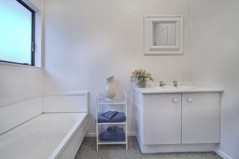 Photo of property in 14 Martin Dale, Raureka, Hastings, 4120