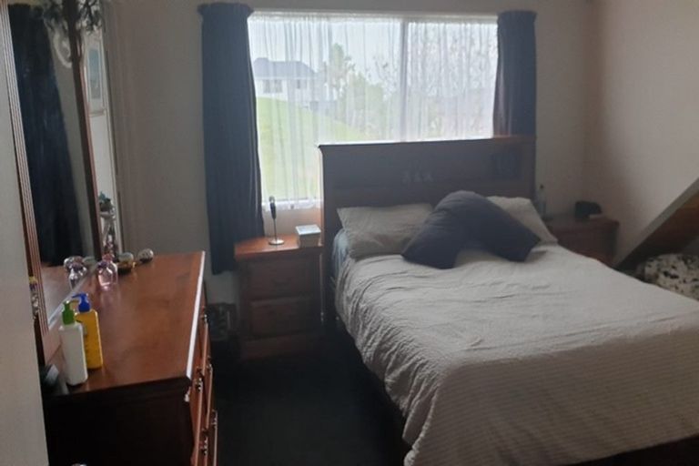 Photo of property in 1/186 East Coast Road, Forrest Hill, Auckland, 0620