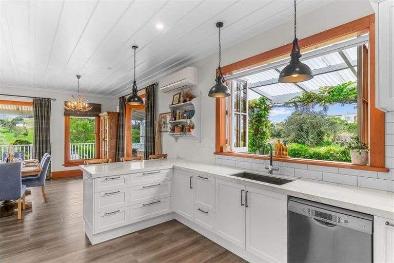 Photo of property in 13 Ash Grove, Maungaturoto, 0520