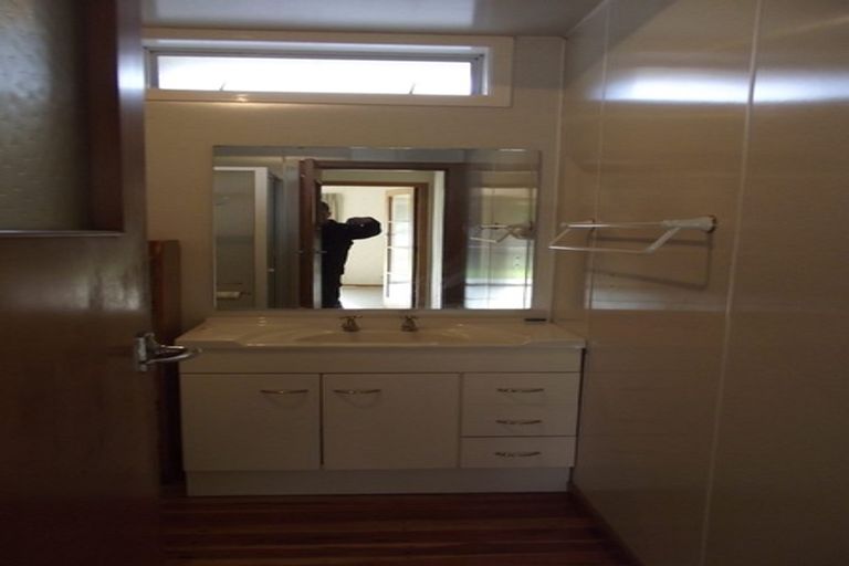 Photo of property in 3 Dunmail Way, Newlands, Wellington, 6037