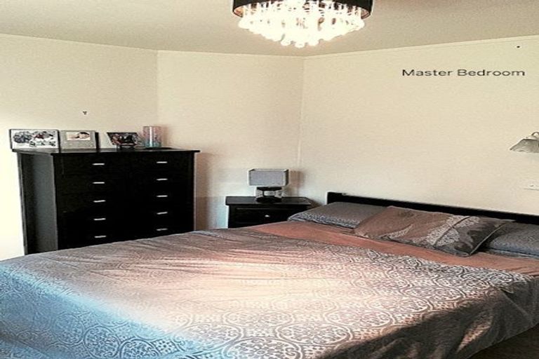 Photo of property in 363a Glenfield Road, Glenfield, Auckland, 0629