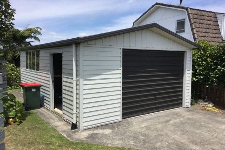 Photo of property in 12 Warren Place, Frankleigh Park, New Plymouth, 4310