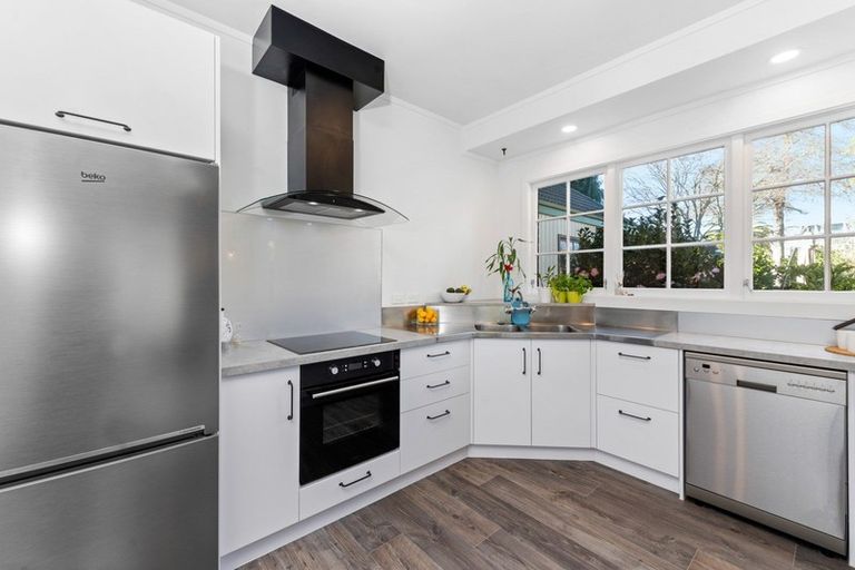 Photo of property in 2 Gwendoline Street, Glenholme, Rotorua, 3010