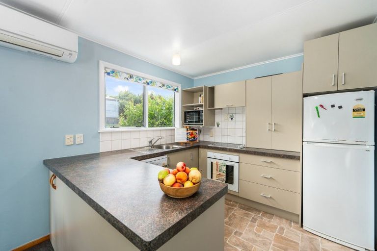 Photo of property in 6 Waugh Street, Kimbolton, 4777