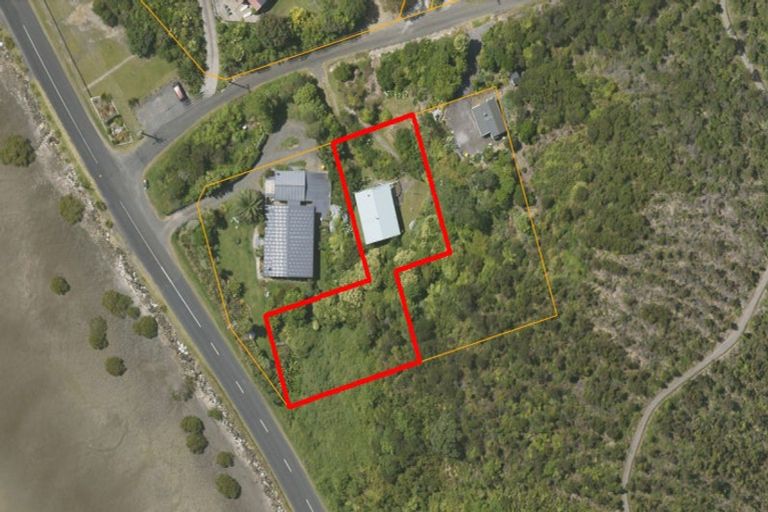 Photo of property in 50 Harbour View Road, Coromandel, 3581