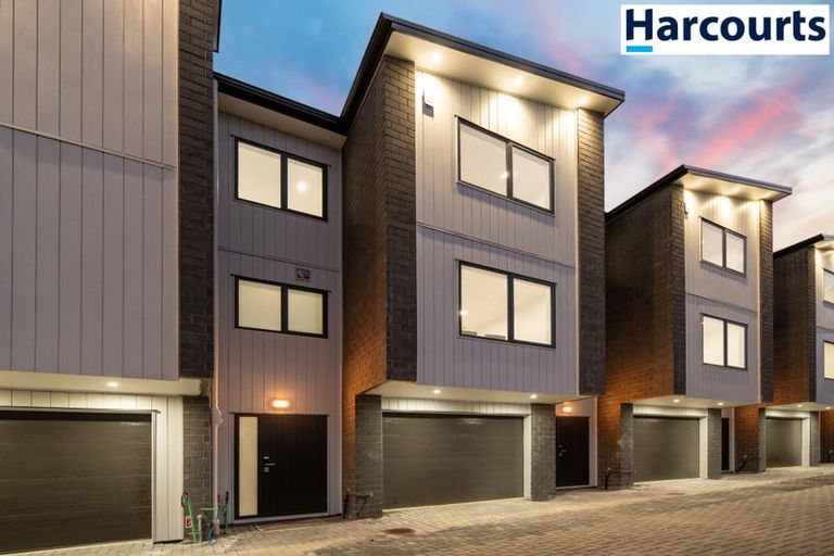 Photo of property in 1/7 Glen Road, Ranui, Auckland, 0612