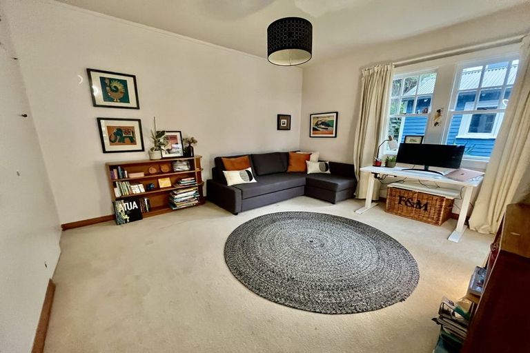 Photo of property in 58 Glen Road, Kelburn, Wellington, 6012