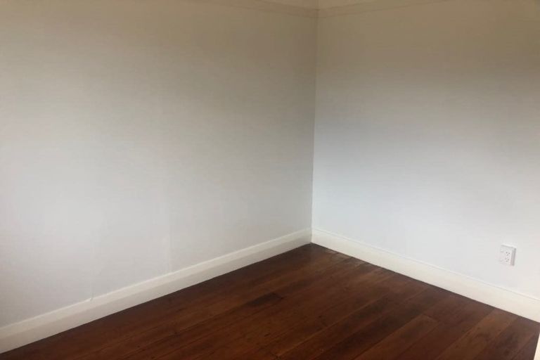 Photo of property in 1a Central Terrace, Alicetown, Lower Hutt, 5010