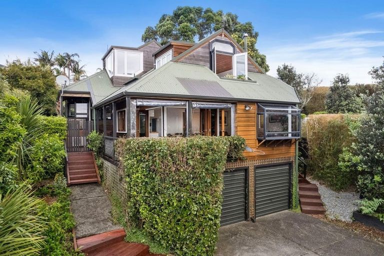 Photo of property in 2/36 Beulah Avenue, Rothesay Bay, Auckland, 0630