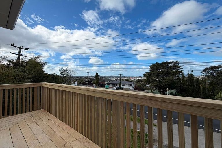 Photo of property in 27 Chivalry Road, Glenfield, Auckland, 0629