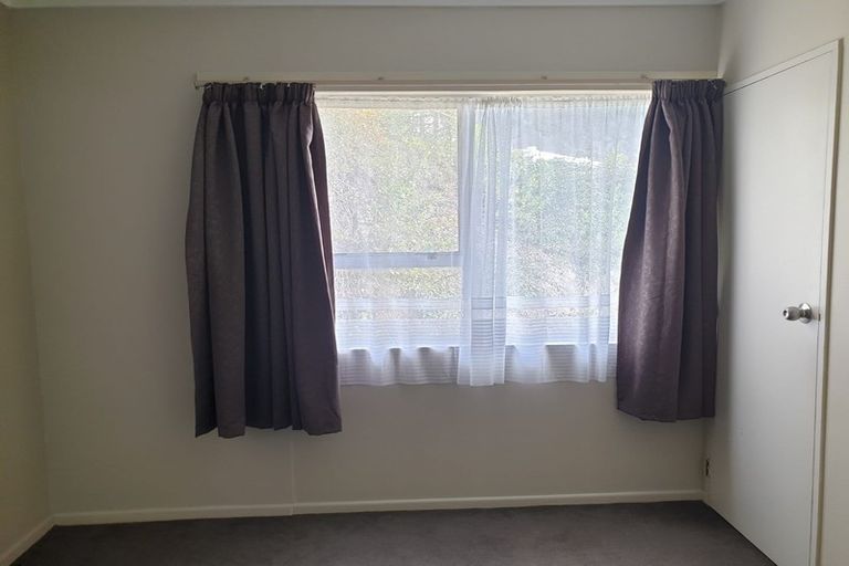 Photo of property in 2/126 Redwood Avenue, Tawa, Wellington, 5028