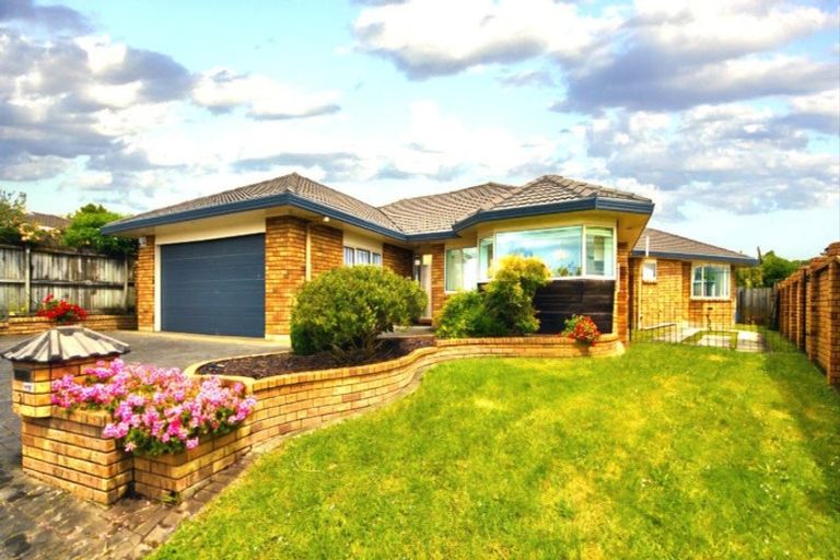 Photo of property in 21 Suncrest Drive, West Harbour, Auckland, 0618