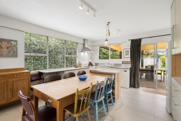 Photo of property in 104 Beverley Terrace, Whangamata, 3620