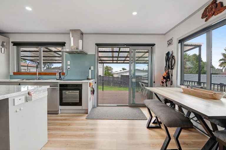 Photo of property in 1 Devonshire Road, Unsworth Heights, Auckland, 0632