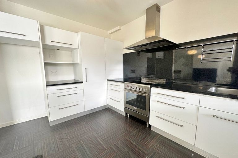 Photo of property in 77 Kahu Road, Fendalton, Christchurch, 8041