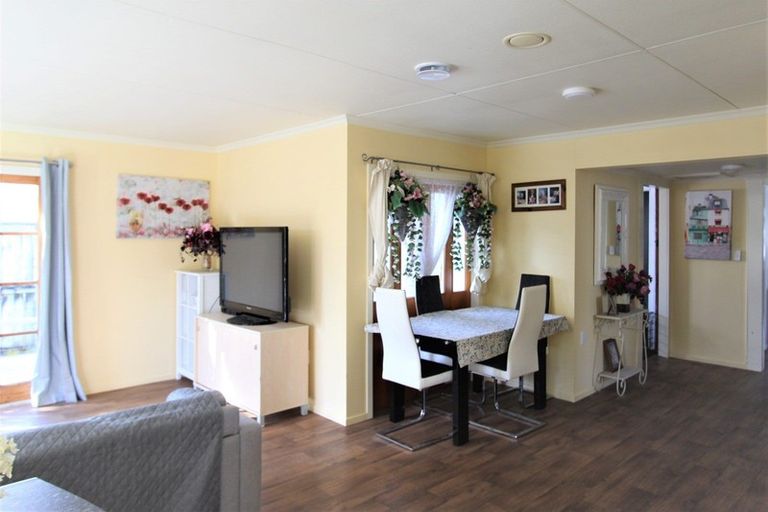 Photo of property in 52 Huxley Street, Pahiatua, 4910