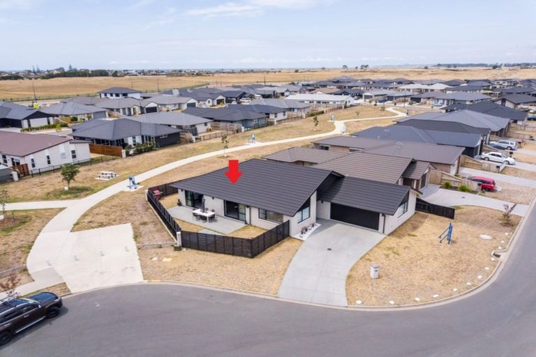 Photo of property in 18 Naeo Close, Papamoa Beach, Papamoa, 3118