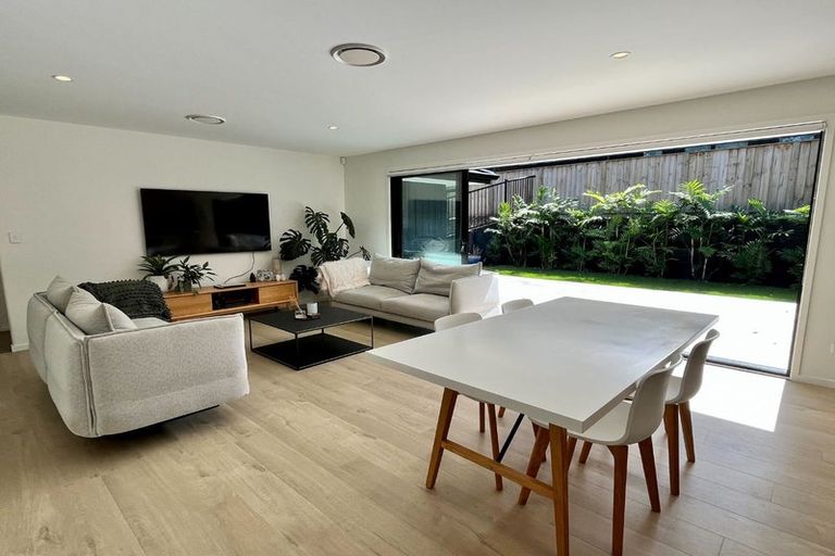 Photo of property in 7 Maraeariki Avenue, Orewa, 0931