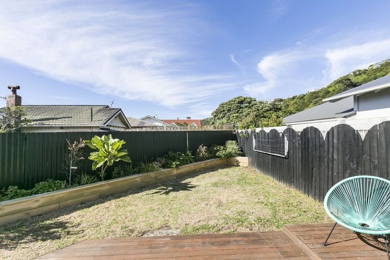Photo of property in 23 Rua Street, Lyall Bay, Wellington, 6022