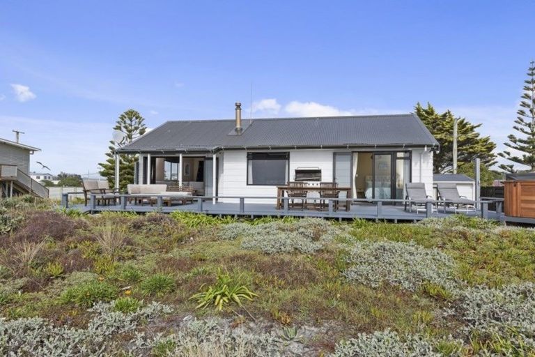 Photo of property in 7 Pukehina Parade, Pukehina, Te Puke, 3189