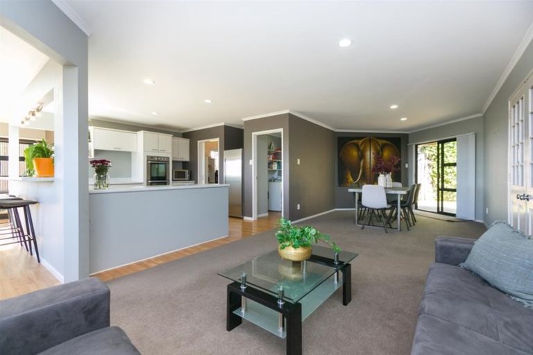 Photo of property in 23d Veale Road, Frankleigh Park, New Plymouth, 4310