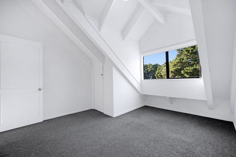 Photo of property in 30 Paulownia Place, Totara Heights, Auckland, 2105