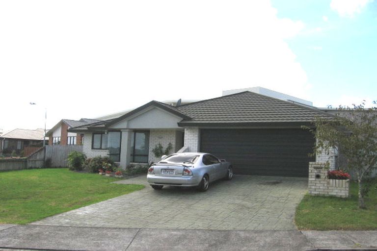 Photo of property in 98 Kingdale Road, Henderson, Auckland, 0610