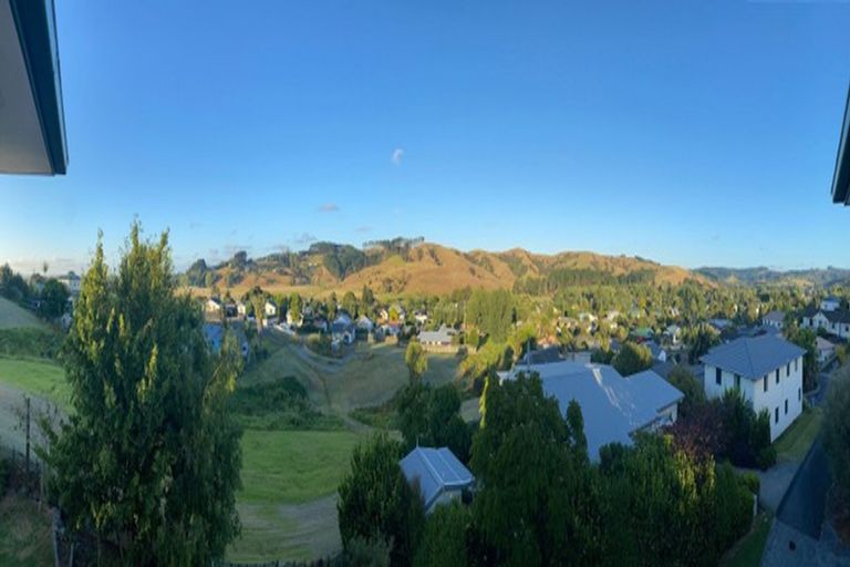 Photo of property in 16 Kassa Rise, Helensville, 0800