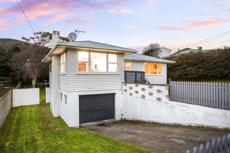 Photo of property in 60 Bell Street, Tawa, Wellington, 5028