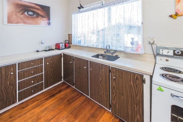 Photo of property in 143 Cornfoot Street, Castlecliff, Whanganui, 4501