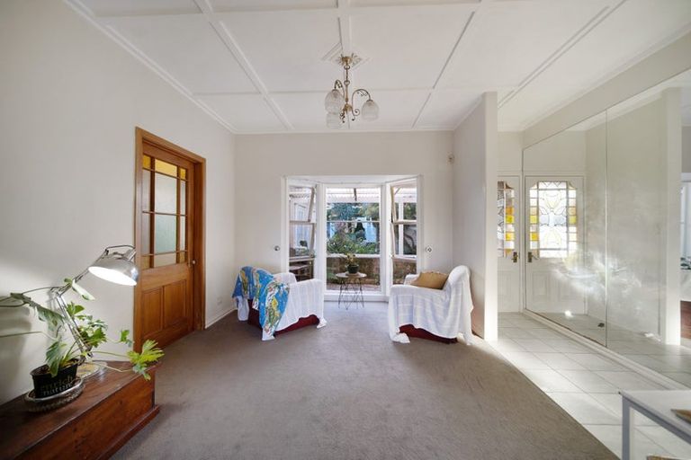 Photo of property in 23 Pohutukawa Avenue, Shelly Park, Auckland, 2014